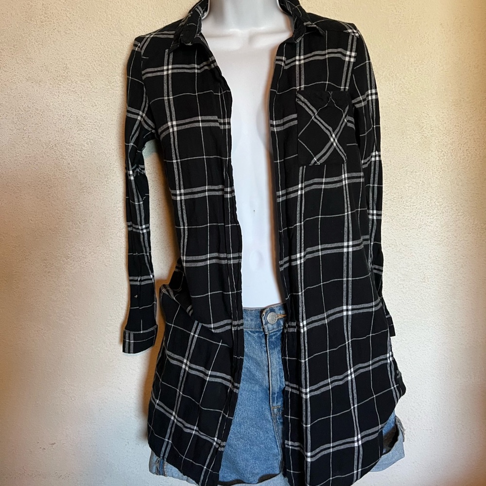 BLACK AND WHITE PLAID SHIRT!
